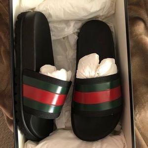 Size 7 In Woman (Men Gucci Sandals size 5 in men)